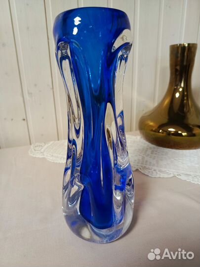 Вазы гутное, цветное стекло