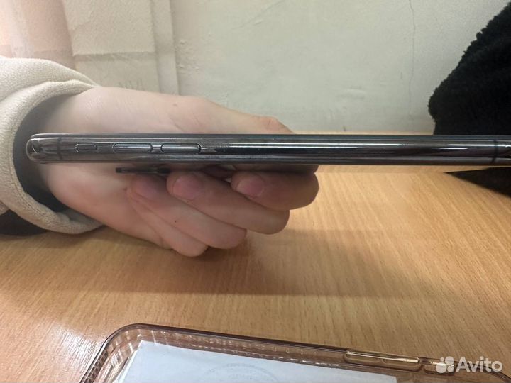 iPhone X, 64 ГБ