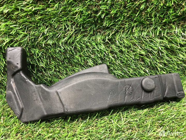 Уплотнитель крыла передний правый Bmw 5 Series F10