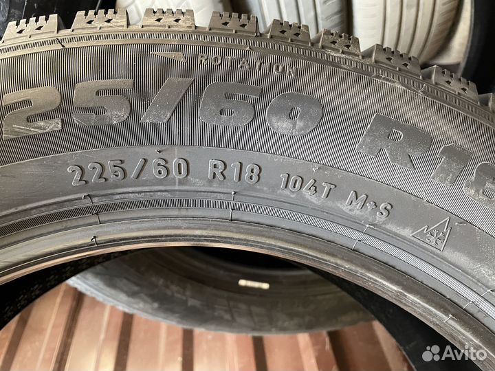 Pirelli Formula Ice 225/60 R18 104T