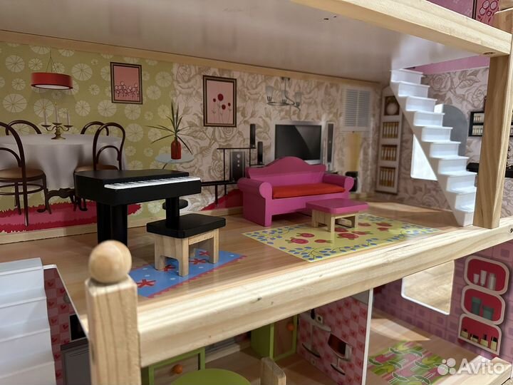 Домик кукольный с мебелью