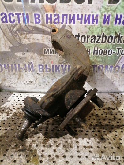 Кулак передний левый Ford Tourneo Connect 1.8 DI