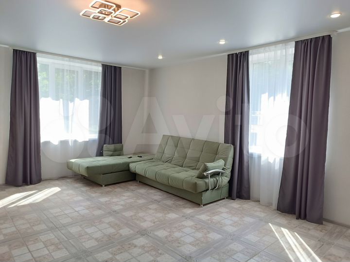 Дом 195,4 м² на участке 6,8 сот.