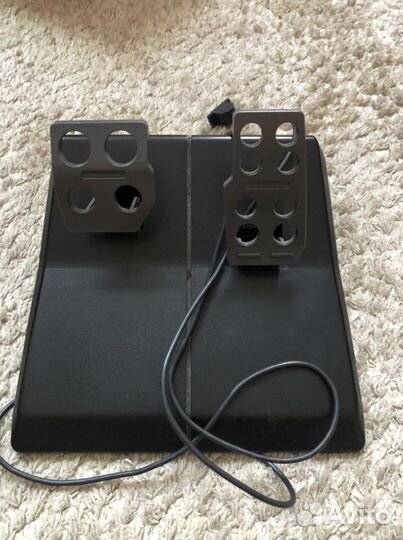 Игровой руль с педалями