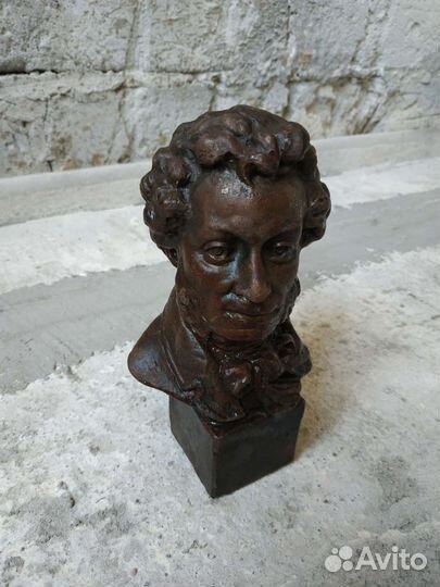 Бюст Пушкина