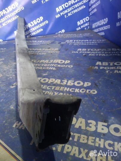 Верхняя рамка телевизора Ford F350 пикап V8 2005