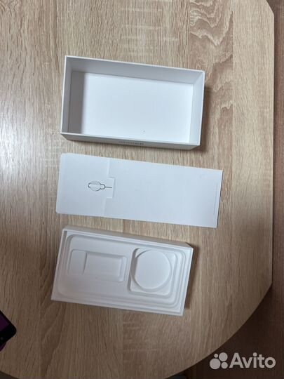 Коробка от iPhone 7 plus