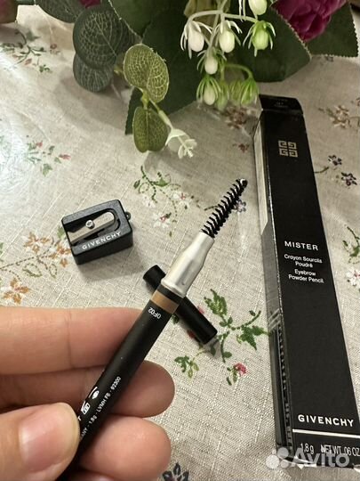Givenchy карандаш для бровей