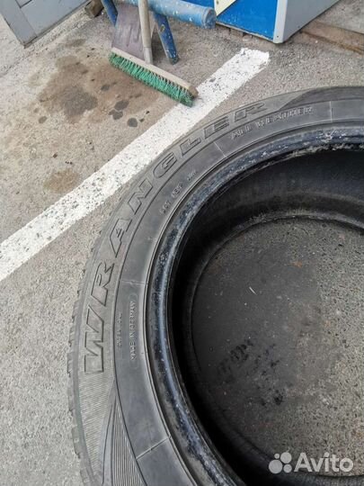 Goodyear Wrangler HP All Weather 255/60 R18 112V