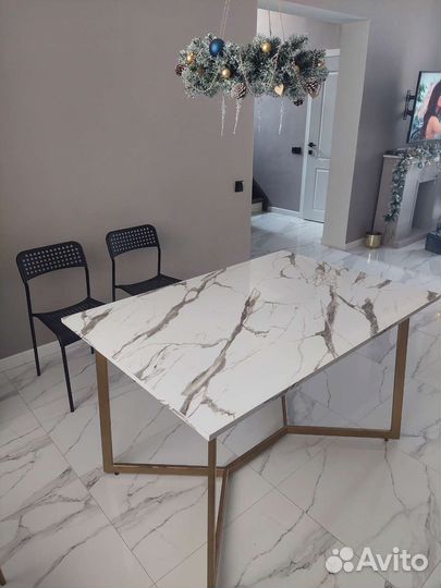 Кухонный стол