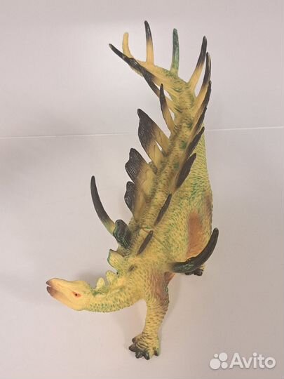 Динозавр кентрозавр 20 см