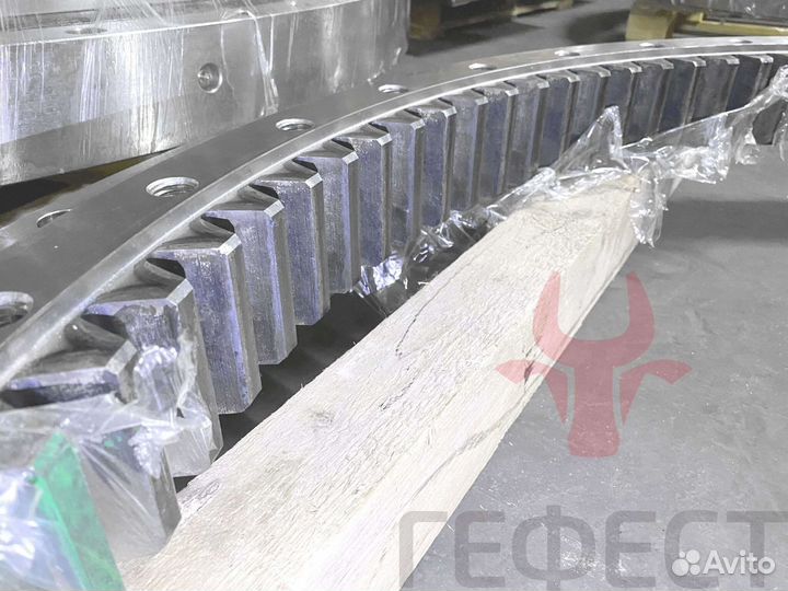 Поворотный круг Hyundai R220LC-9A 81N6-00021