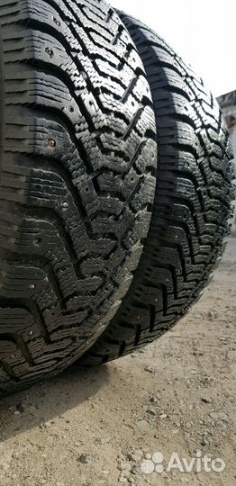 Goodyear UltraGrip 500 215/60 R16 99T