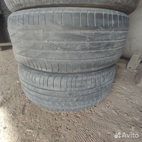 Kumho Ecsta HS51 215/55 R17