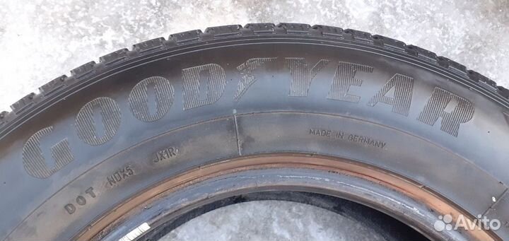 Goodyear EfficientGrip SUV 4x4 225/70 R16