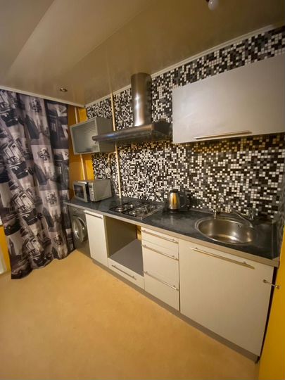 2-к. квартира, 56 м², 2/5 эт.