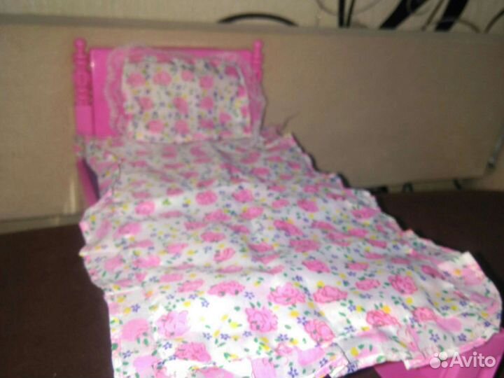 Кровать для кукол барби