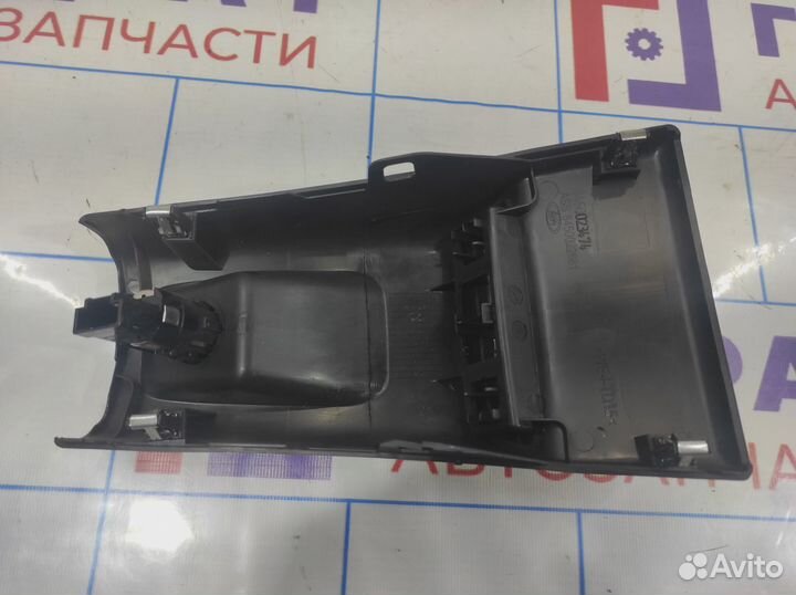 Накладка консоли задняя LADA X-Ray Cross 8450023474. С прикуривателем