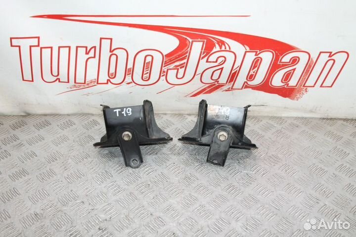 Кронштейны крепления подрамника Toyota Caldina T19