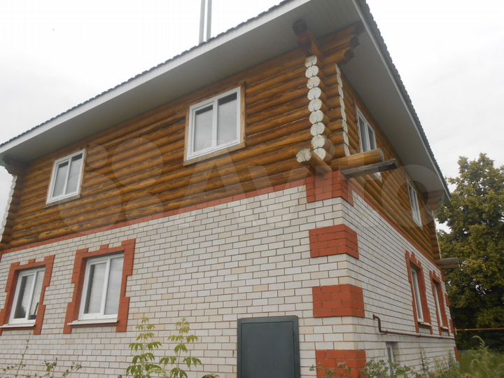 Дом 193 м² на участке 8 сот.