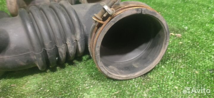 Патрубок воздушного фильтра mitsubishi Lancer 9