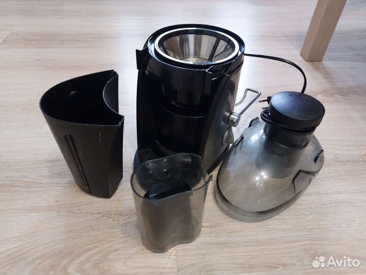 Соковыжималка центробежная JE 2305