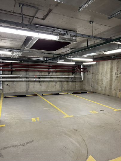 Машиноместо