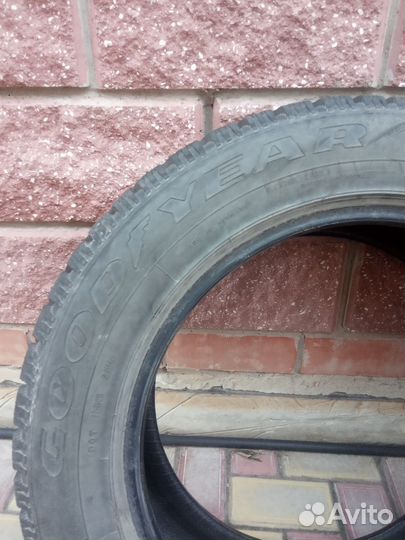 Goodyear UltraGrip 500 235/60 R18