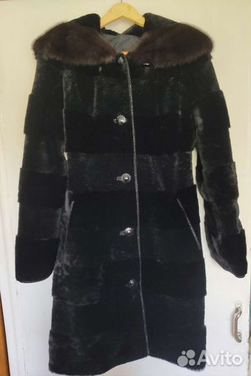 Шуба мутоновая с капюшоном