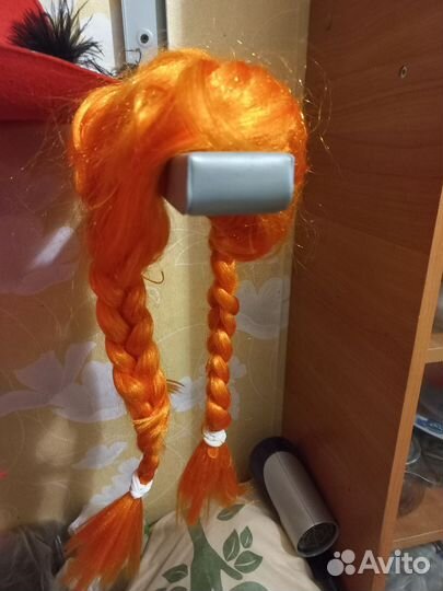 Парик праздничный