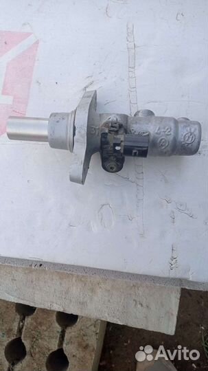 Главный тормозной цилиндр tiguan