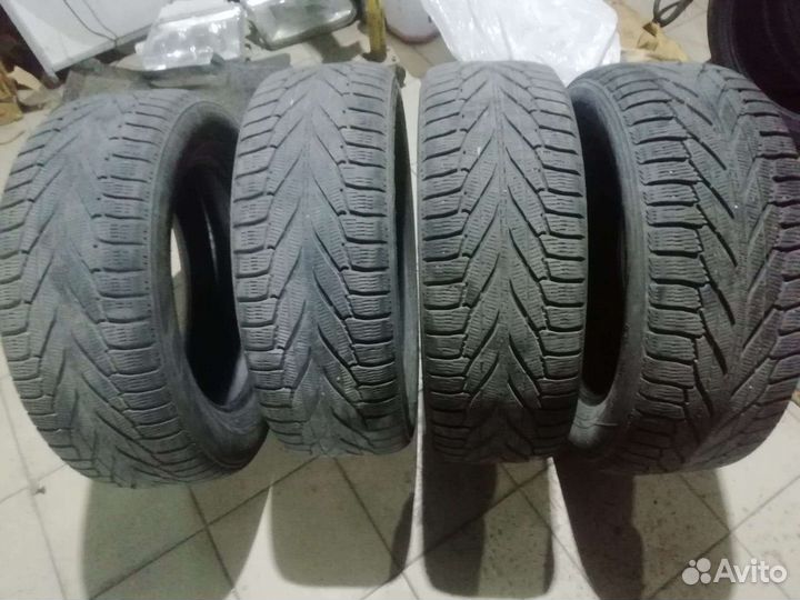 Nokian Tyres Hakkapeliitta R2 SUV 235/60 R18 107R