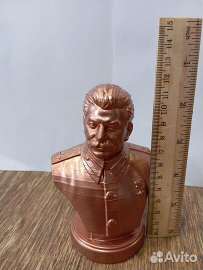 Бюст Сталина