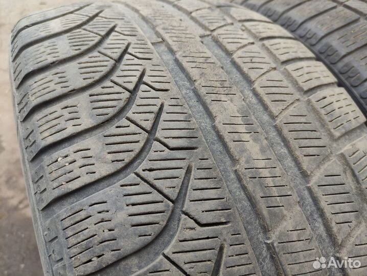 Pirelli P Zero Winter 255/45 R19