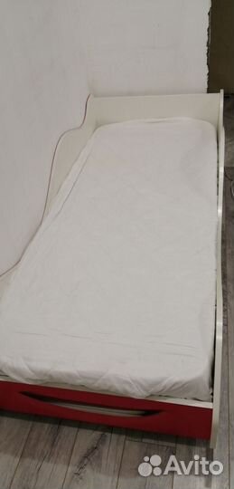 Детская кровать машина с матрасом