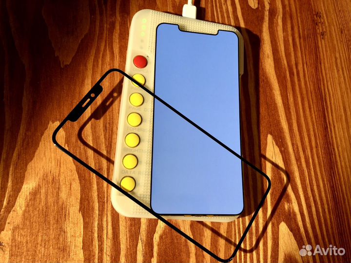 Замена разбитого стекла iPhone XR