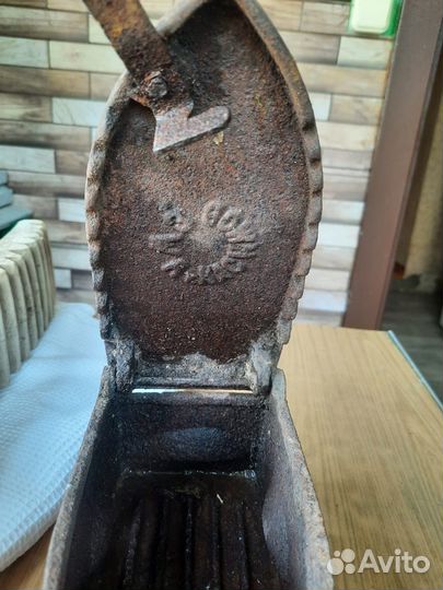 Утюг антикварный