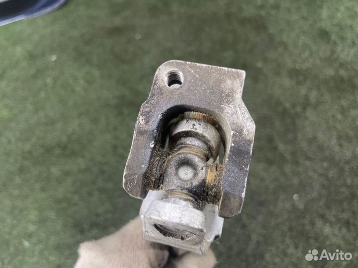 Рулевой карданчик Bmw X1 E84 N46B20 2010