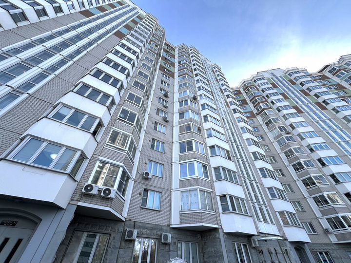 2-к. квартира, 64,1 м², 3/17 эт.