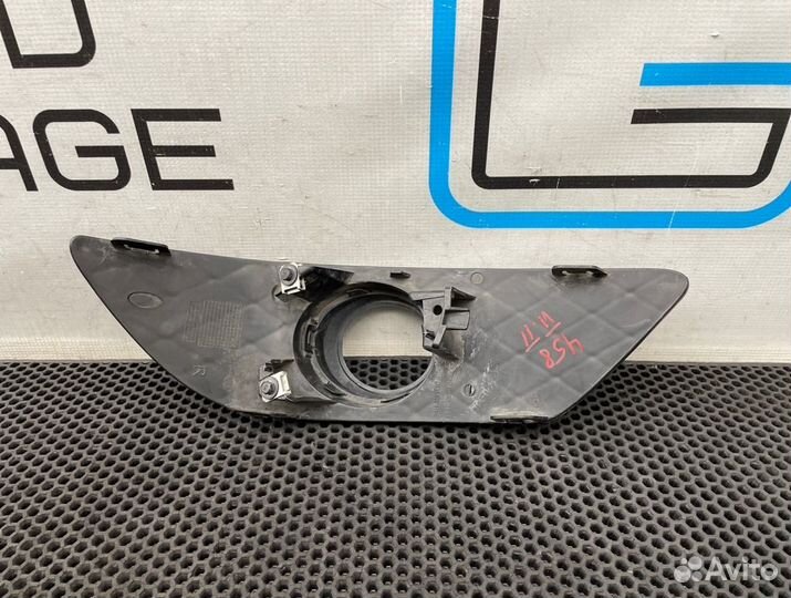 Решетка в бампер передняя правая Mercedes-Benz