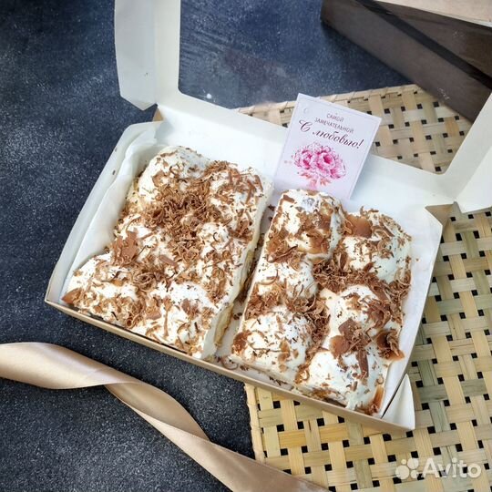 Профитроли с шоколадным муссом и пломбирным кремом