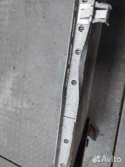 Радиатор охлаждения двигателя Opel Zafira B, 2006