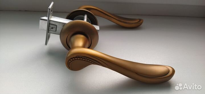 Дверные ручки