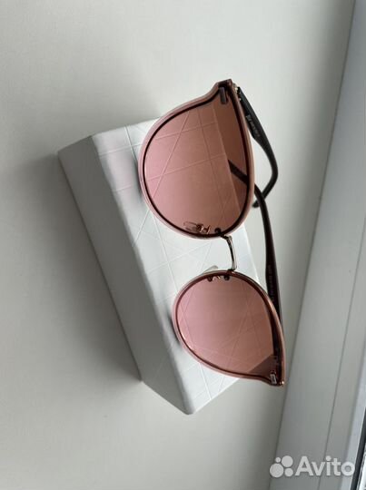 Солнцезащитные очки женские