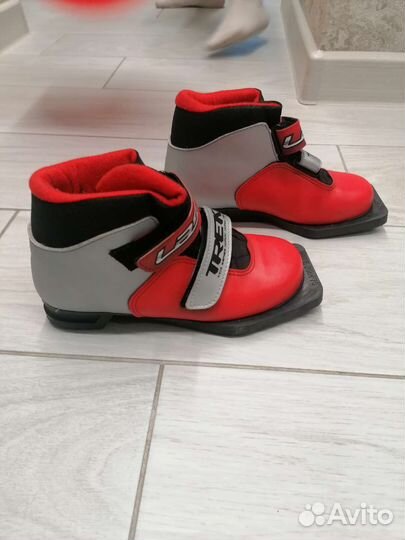 Лыжные ботинки