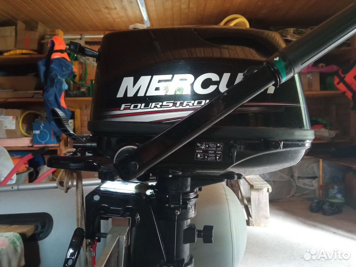 Лодка с мотором