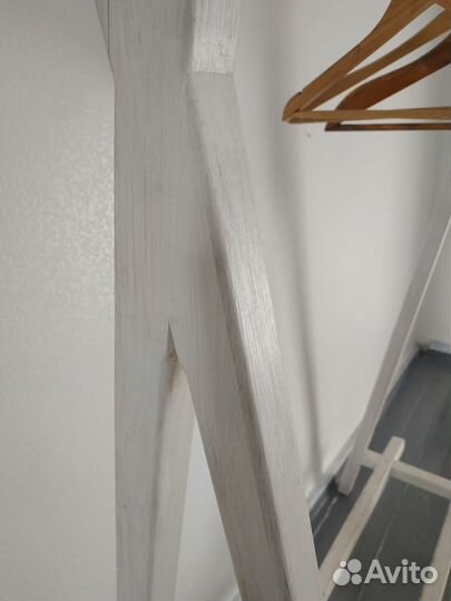 Вешалка для одежды напольная