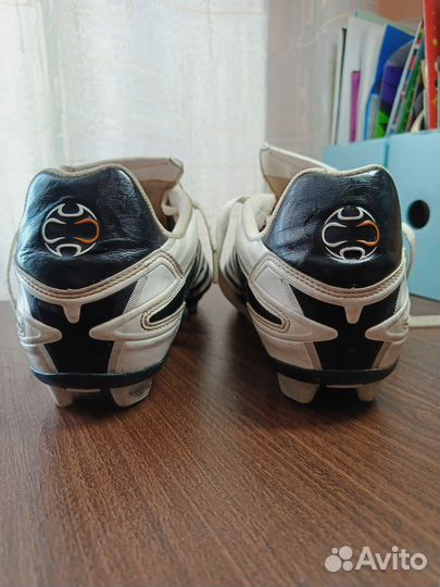 Футбольные бутсы adidas 43 размер