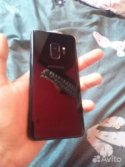 Телефон Samsung s9