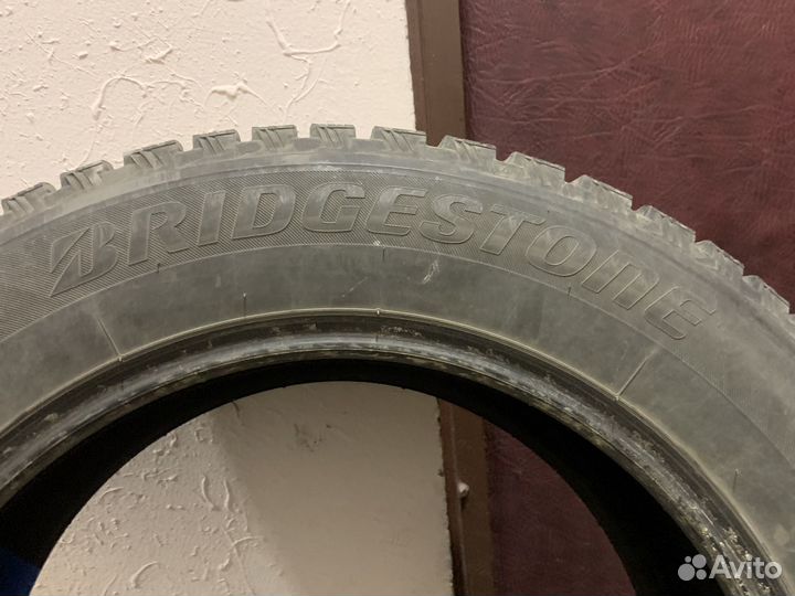 Bridgestone Blizzak Spike-01 235/60 R18